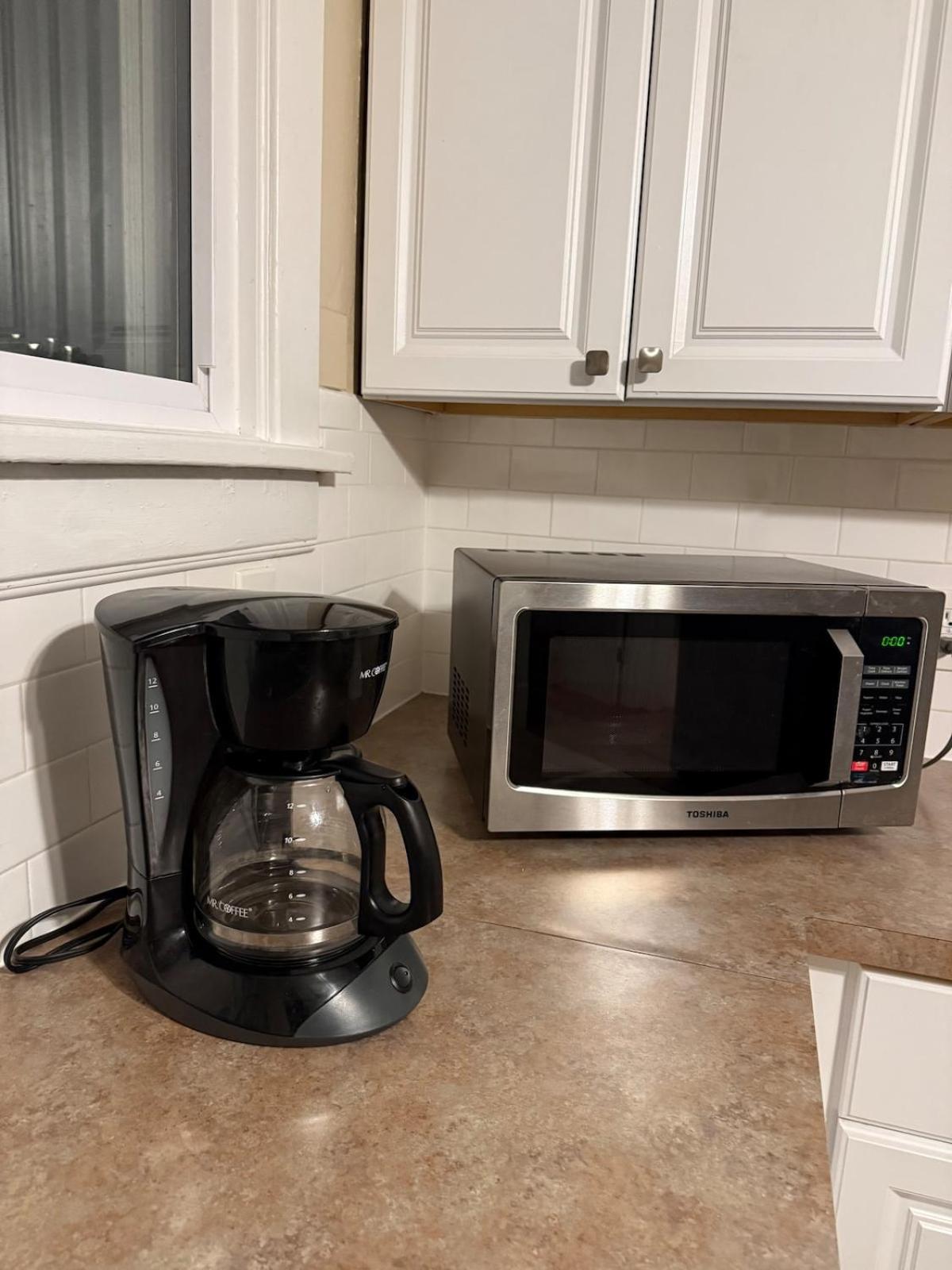 Gorgeous 3 Bedroom Upper Unit
